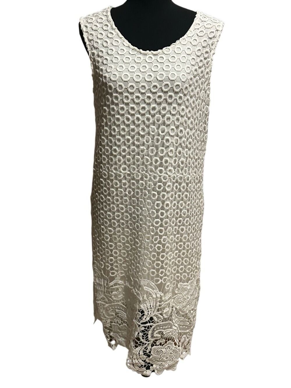 Charlie Paige White Lace Sleeveless Shift Dress Floral Eyelet Overlay Size S/M R